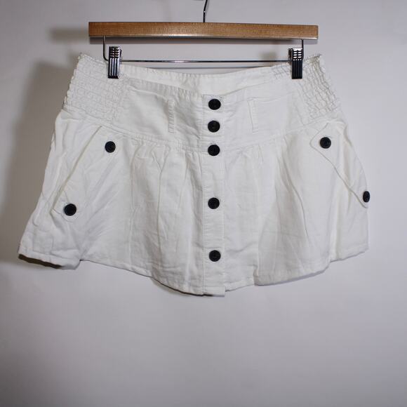 No tag Dresses & Skirts - White Button Up Mini Skirt With A Stretchy Waist